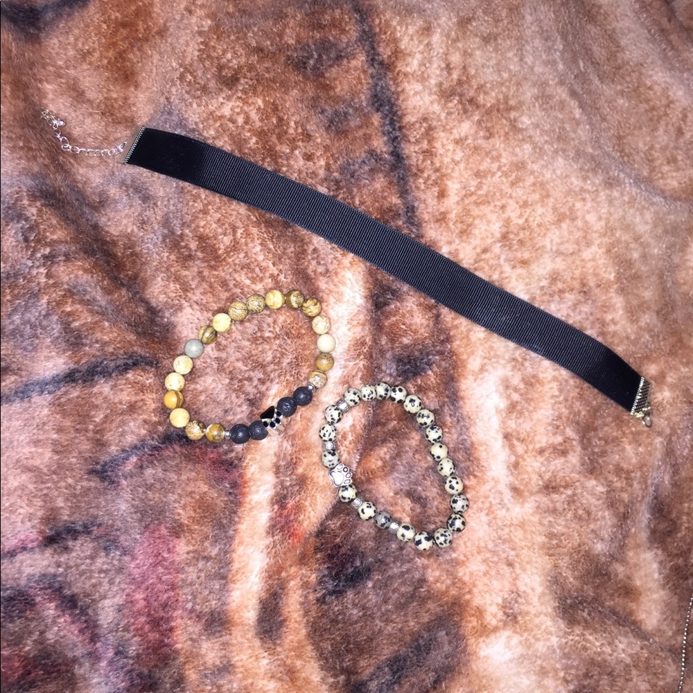 Choker and 2 paw bracelets